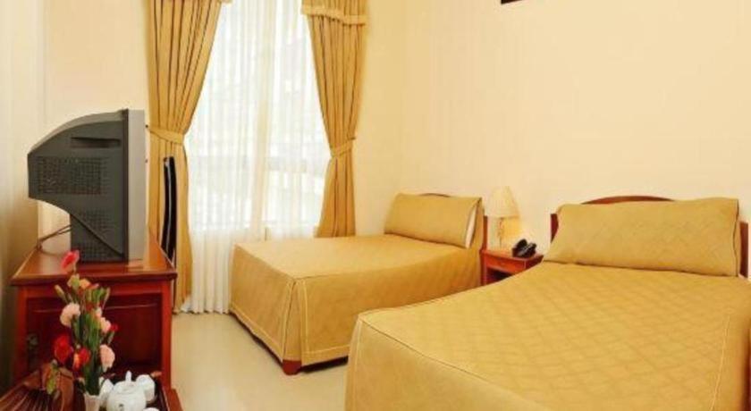 Gold Night Hotel Da Lat Exterior photo