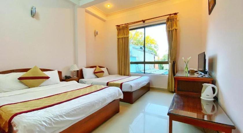 Gold Night Hotel Da Lat Exterior photo