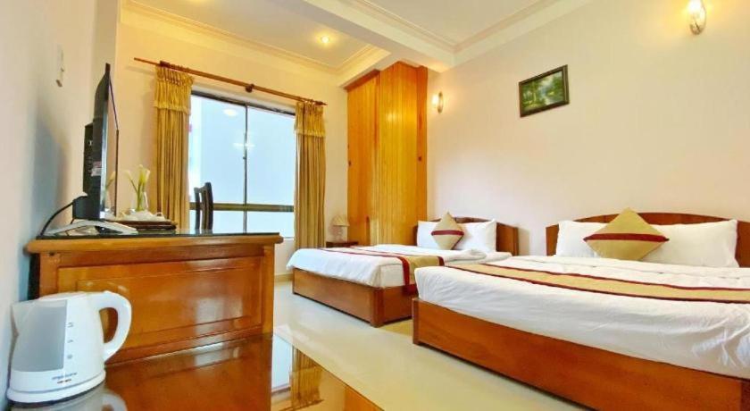 Gold Night Hotel Da Lat Exterior photo