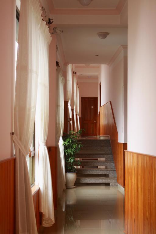 Gold Night Hotel Da Lat Exterior photo